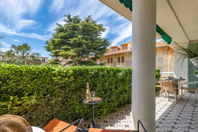 French property for sale in Nice, Alpes-Maritimes - €1,350,000 - photo 1
