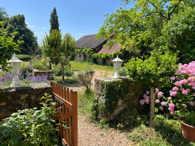 French property for sale in Thiviers, Dordogne - €1,081,200 - photo 1