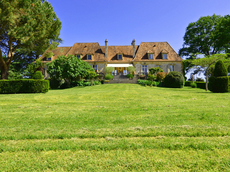 French property for sale in Saint-Raphaël, Dordogne - €689,000 - photo 2