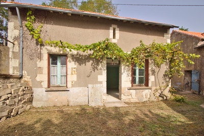 Maison à vendre à Thuré, Vienne, Poitou-Charentes, avec Leggett Immobilier