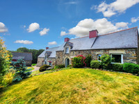 Staff accommodation for sale in Guerlédan Côtes-d'Armor Brittany