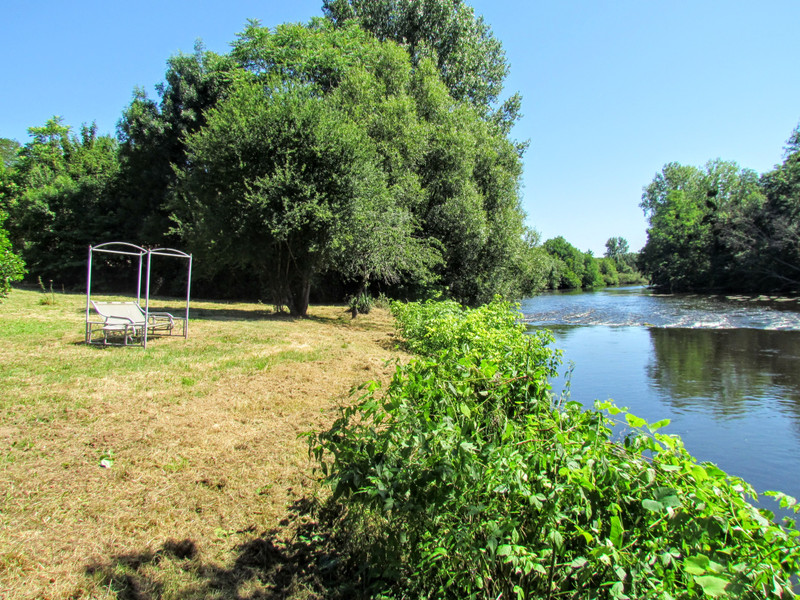 French property for sale in Gouex, Vienne - €64,995 - photo 2