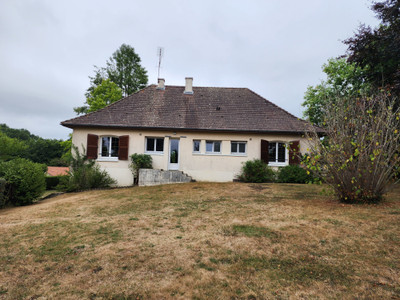 French property for sale in Nouic, Haute-Vienne - €278,200 - photo 1