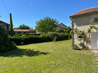 Propriété à vendre à Ruffec, Charente - 44 000 € - photo n°2