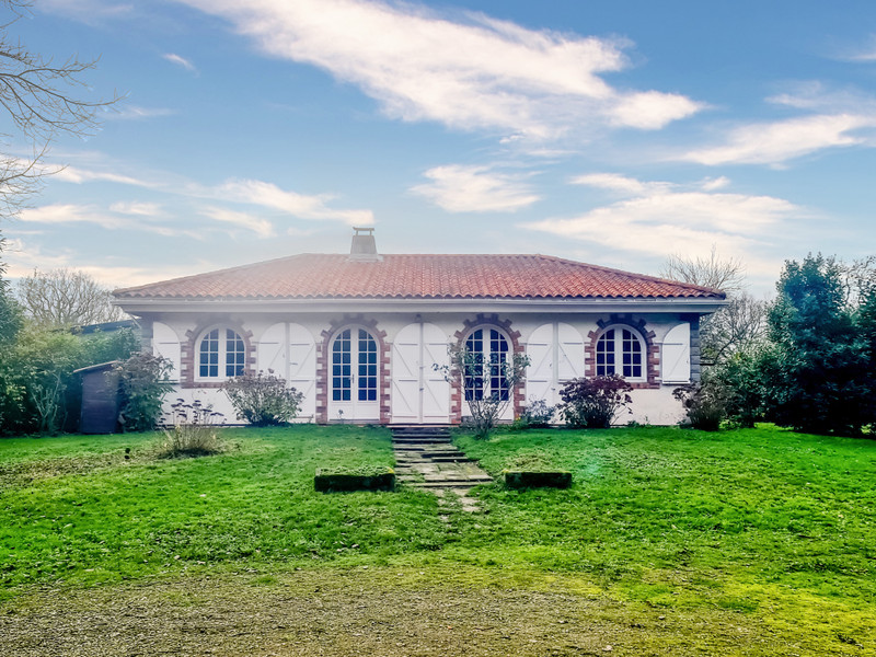 Maison à vendre à Beaufou, Vendée - 644.000 € - photo 1