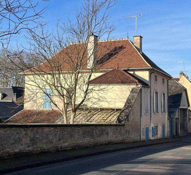 French property for sale in Ancy-le-Franc, Yonne - €249,000 - photo 1