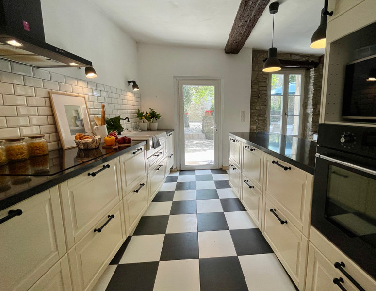 French property for sale in La Livinière, Hérault - €299,500 - photo 2