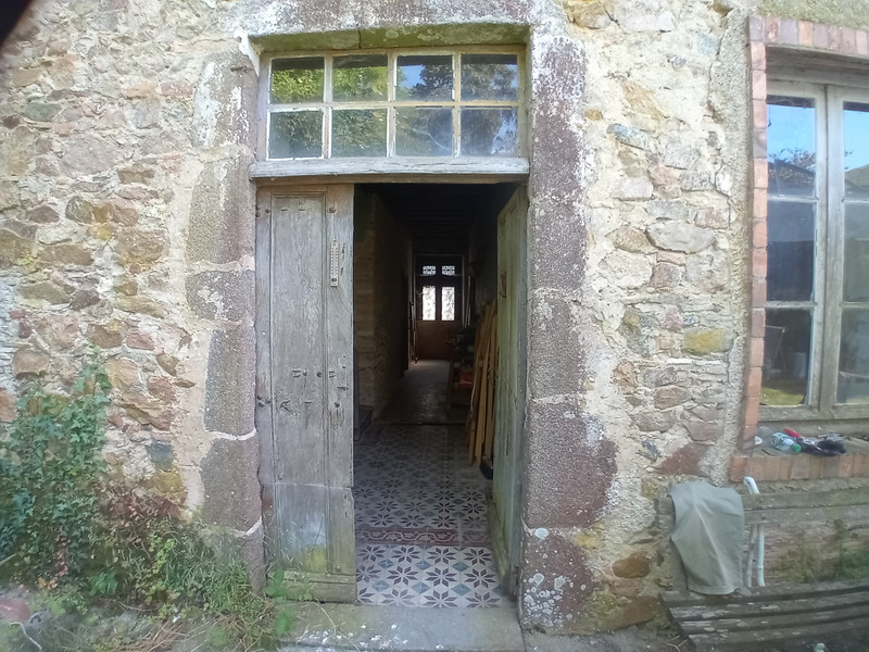 Maison à vendre à Coulonges-Thouarsais, Deux-Sèvres - 88.888 € - photo 1