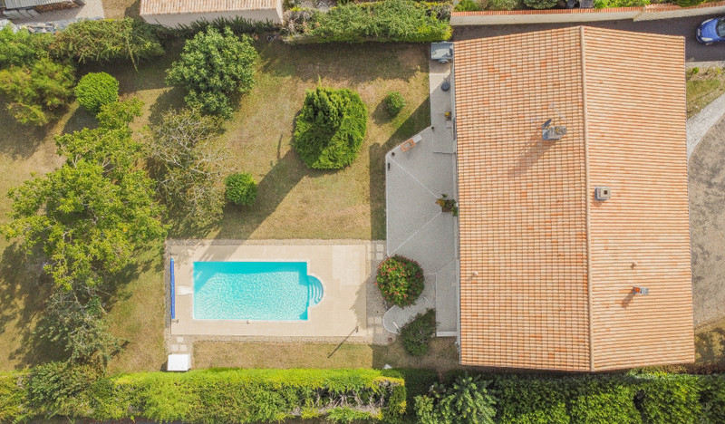 French property for sale in Angoulême, Charente - €419,000 - photo 4