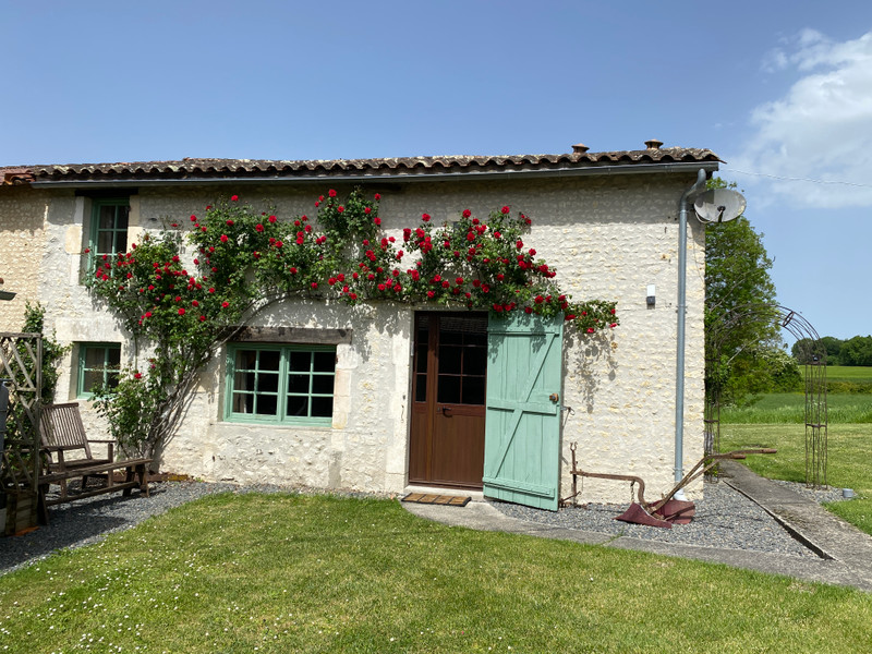 French property for sale in Messac, Charente-Maritime - €278,000 - photo 2