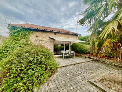 French property for sale in Saint-Estèphe, Dordogne - €214,000 - photo 1