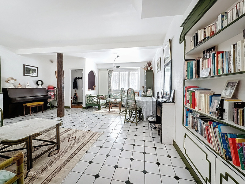 French property for sale in Paris 10e Arrondissement, Paris - €950,000 - photo 4