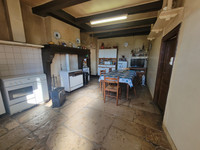 Maison à vendre à Benest, Charente - 130.000 € - photo 5