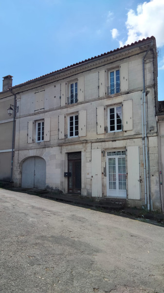 French property for sale in Dignac, Charente - €172,000 - photo 8