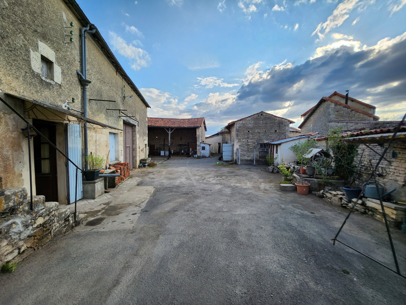 French property for sale in Salles-de-Villefagnan, Charente - €71,600 - photo 2
