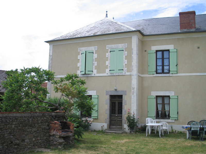 House for sale in Pionnat Creuse Excellent country house in the