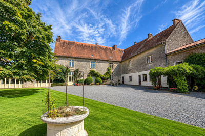 chateau for sale in Vendée
