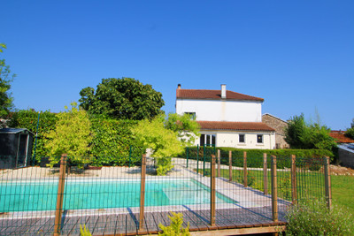 French property for sale in Paillé, Charente-Maritime - €270,600 - photo 8