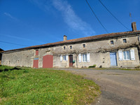Maison à vendre à Benest, Charente - 130.000 € - photo 3