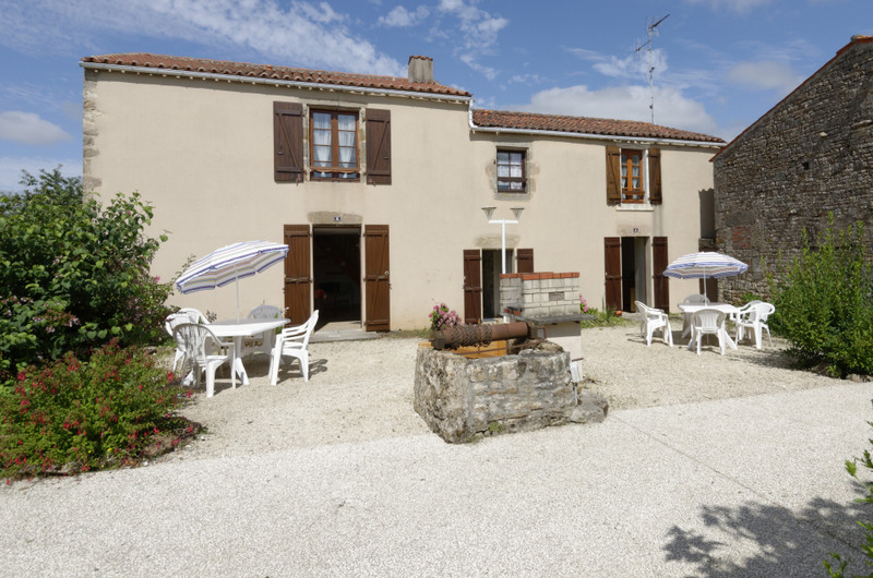 French property for sale in Saint-Martin-des-Fontaines, Vendée - €480,000 - photo 1