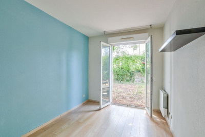 French property for sale in Mougins, Alpes-Maritimes - €330,000 - photo 3
