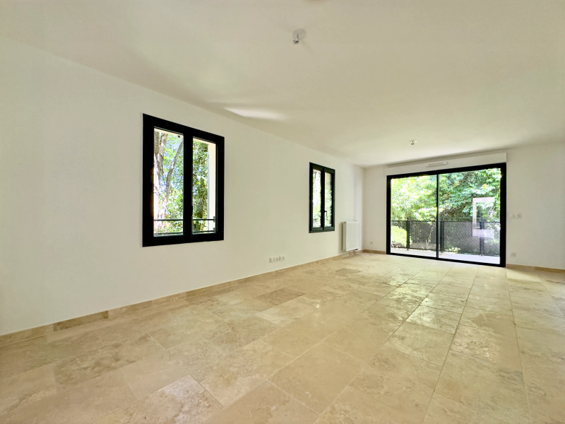 French property for sale in Saint-Rémy-de-Provence, Bouches-du-Rhône - €549,850 - photo 3