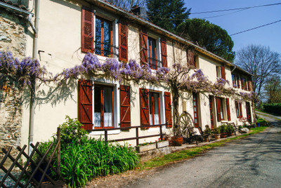 Maison à vendre à Vernoux-en-Gâtine, Deux-Sèvres, Poitou-Charentes, avec Leggett Immobilier