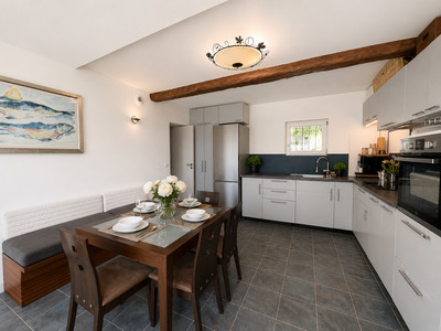 French property for sale in Toulon, Var - €399,999 - photo 7