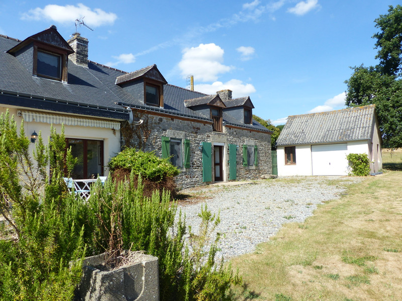 French property for sale in Forges de Lanouée, Morbihan - &#8364;270,000 - photo 2