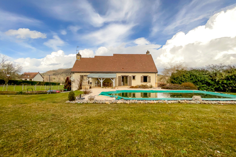 French property for sale in Les Farges, Dordogne - €445,200 - photo 2