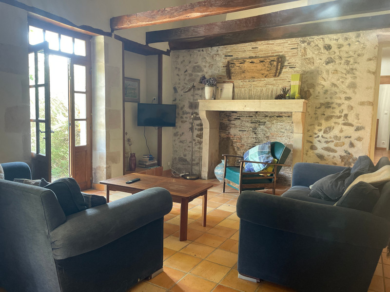 French property for sale in Queaux, Vienne - €267,500 - photo 3
