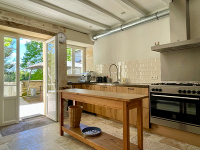 French property for sale in Rouillac, Charente - €390,000 - photo 2