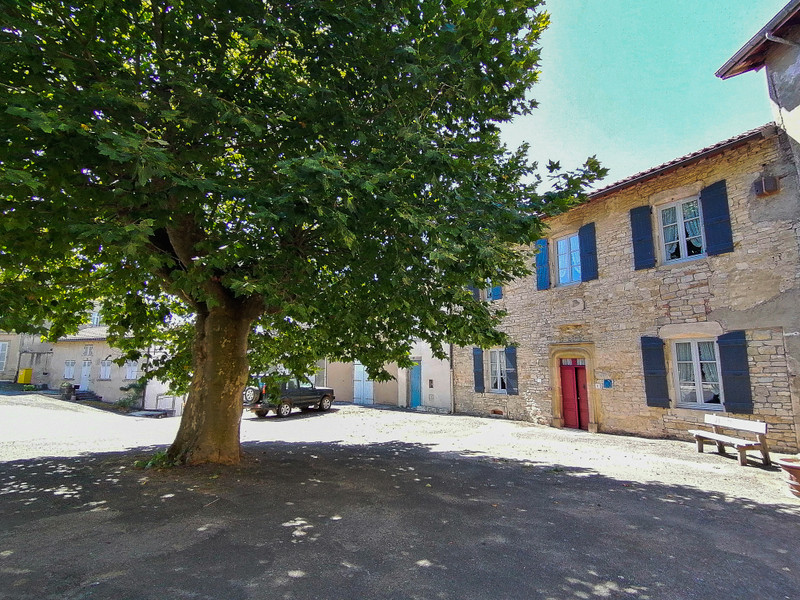 Maison à vendre à Lons-le-Saunier, Jura - 223 000 € - photo 1