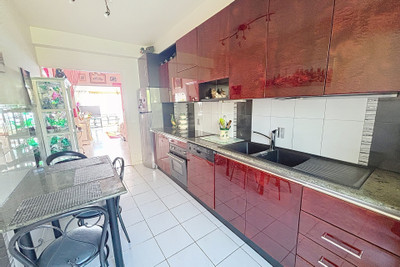 French property for sale in Nice, Alpes-Maritimes - €525,000 - photo 4