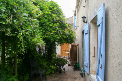 Maison à vendre à Romazières, Charente-Maritime, Poitou-Charentes, avec Leggett Immobilier