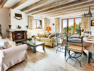 A must see magnificent farmhouse of the Château d'Albon (26) paradise for golfers and nature lovers