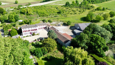 French property for sale in Val des Vignes, Charente - €561,800 - photo 2