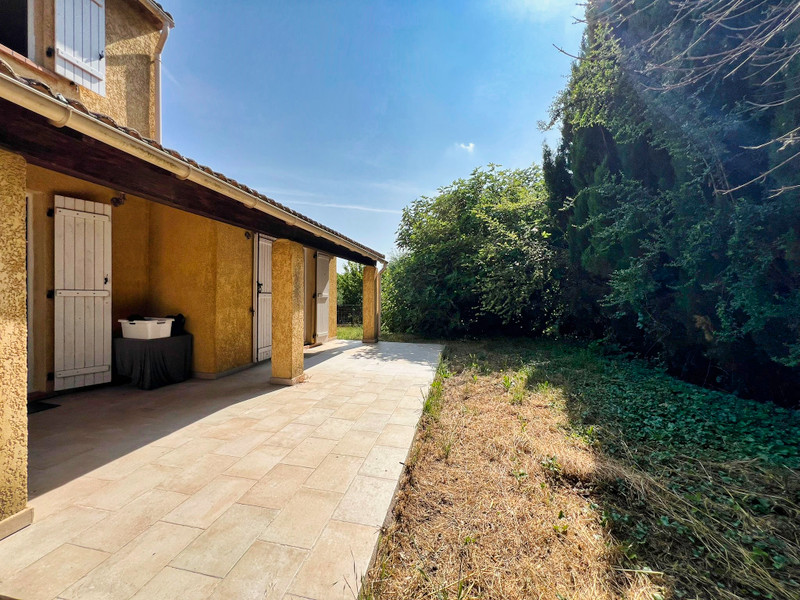 French property for sale in Gonfaron, Var - €330,000 - photo 2
