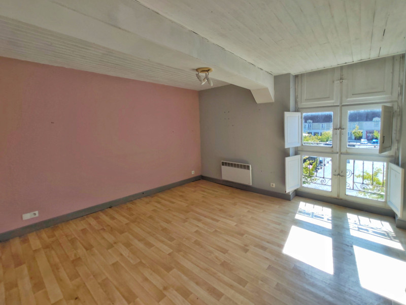 French property for sale in Richelieu, Indre-et-Loire - €163,000 - photo 2