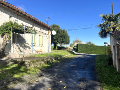 French property for sale in Montmérac, Charente - €71,600 - photo 1