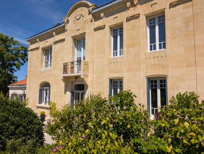 French property for sale in Reignac, Gironde - €635,000 - photo 