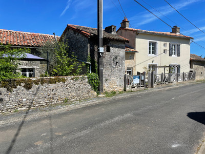 Maison à vendre à Civray, Vienne, Poitou-Charentes, avec Leggett Immobilier