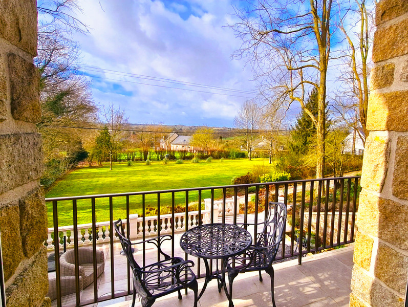 French property for sale in Gorron, Mayenne - €525,000 - photo 4