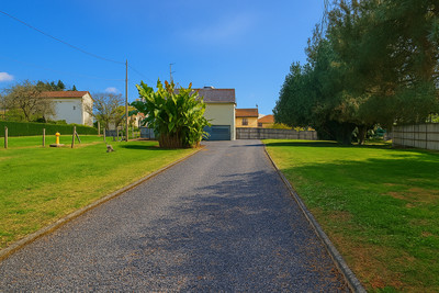 French property for sale in Chabanais, Charente - €141,700 - photo 9