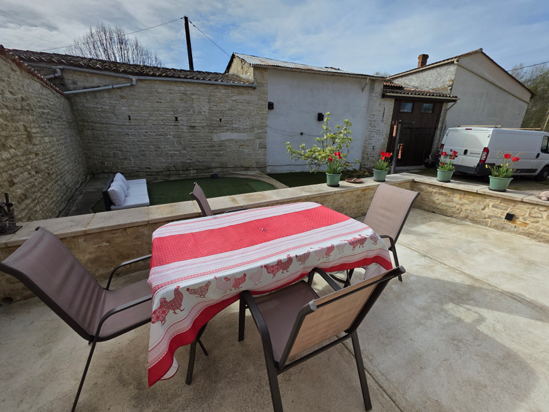 French property for sale in Saint-Fraigne, Charente - €183,000 - photo 9