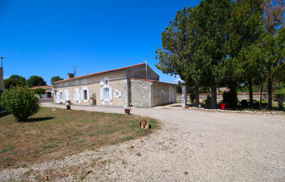 Maison à vendre à Verdille, Charente, Poitou-Charentes, avec Leggett Immobilier