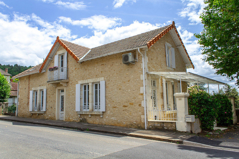 French property for sale in Duravel, Lot - €365,000 - photo 8