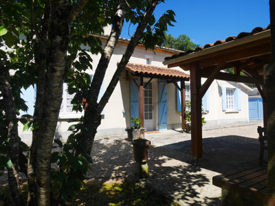 Maison à vendre à Boisné-La Tude, Charente, Poitou-Charentes, avec Leggett Immobilier