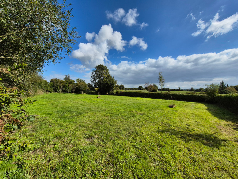 French property for sale in Plourac'h, Côtes-d'Armor - €99,999 - photo 1