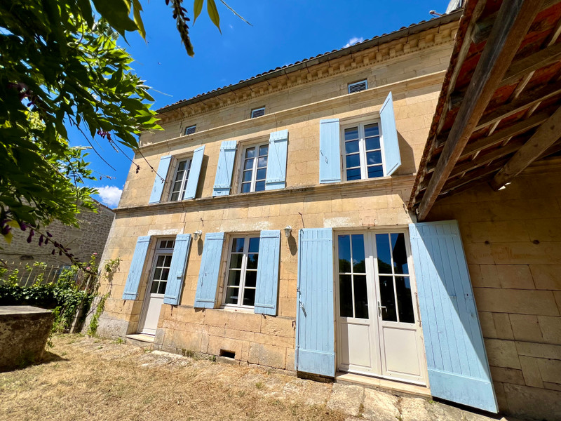 Maison à vendre à Champagnolles, Charente-Maritime - 189.000 € - photo 1